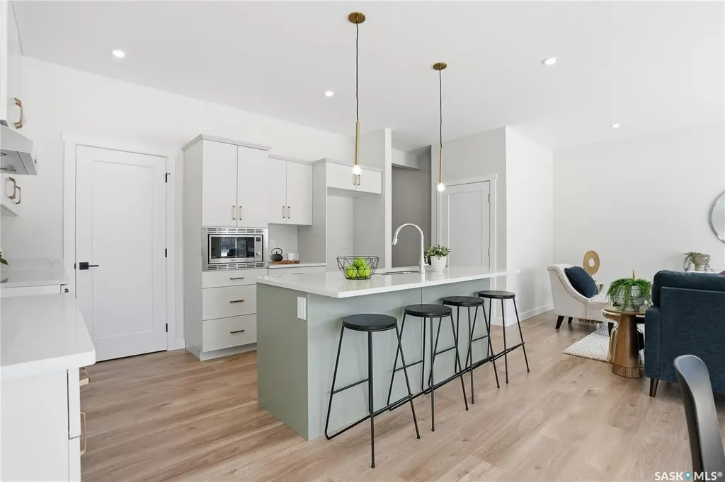 322 Katz Avenue Saskatoon SK S7V 1Y6