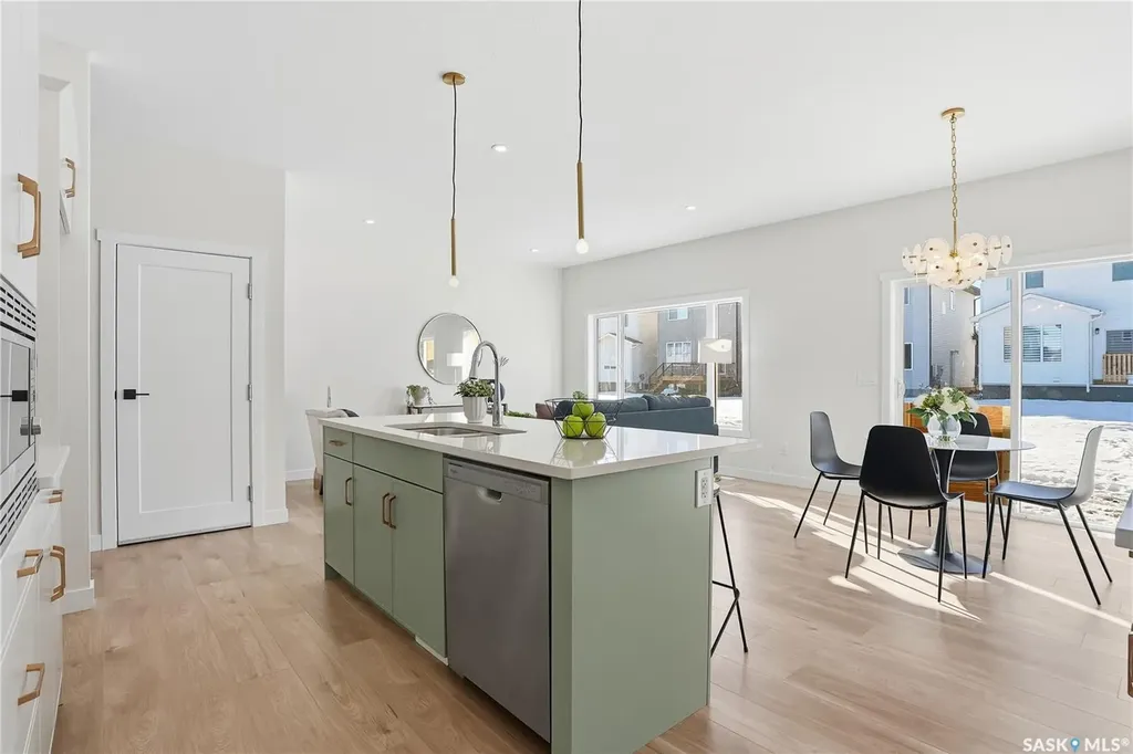 322 Katz Avenue Saskatoon SK S7V 1Y6