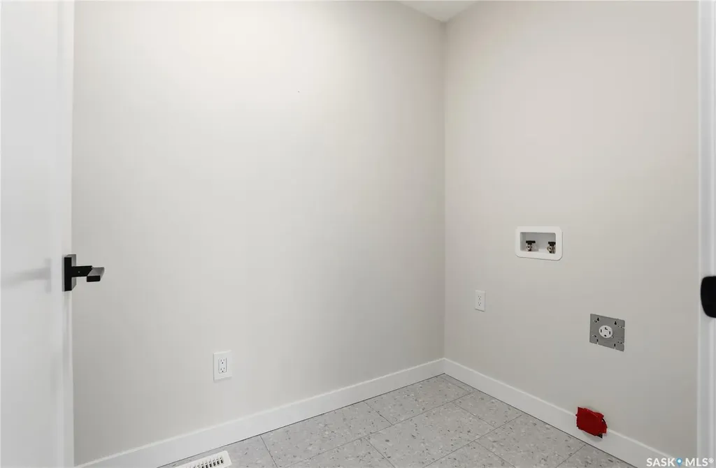 322 Katz Avenue Saskatoon SK S7V 1Y6