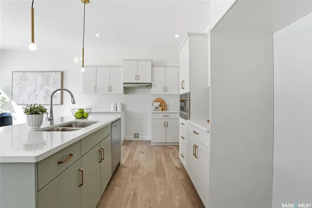 322 Katz Avenue Saskatoon SK S7V 1Y6