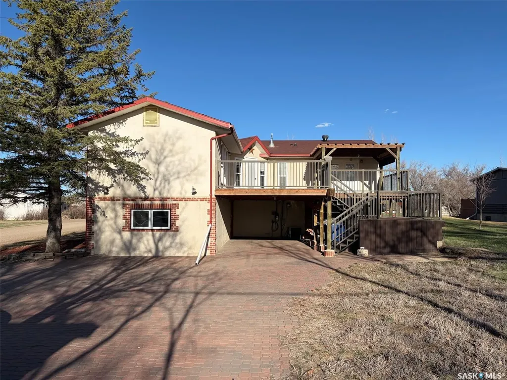 117 2nd Street W Frontier SK S0N 0W0