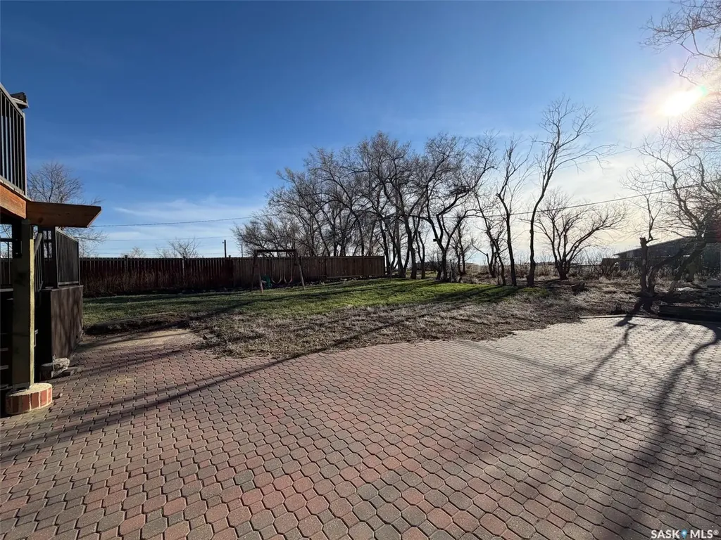117 2nd Street W Frontier SK S0N 0W0