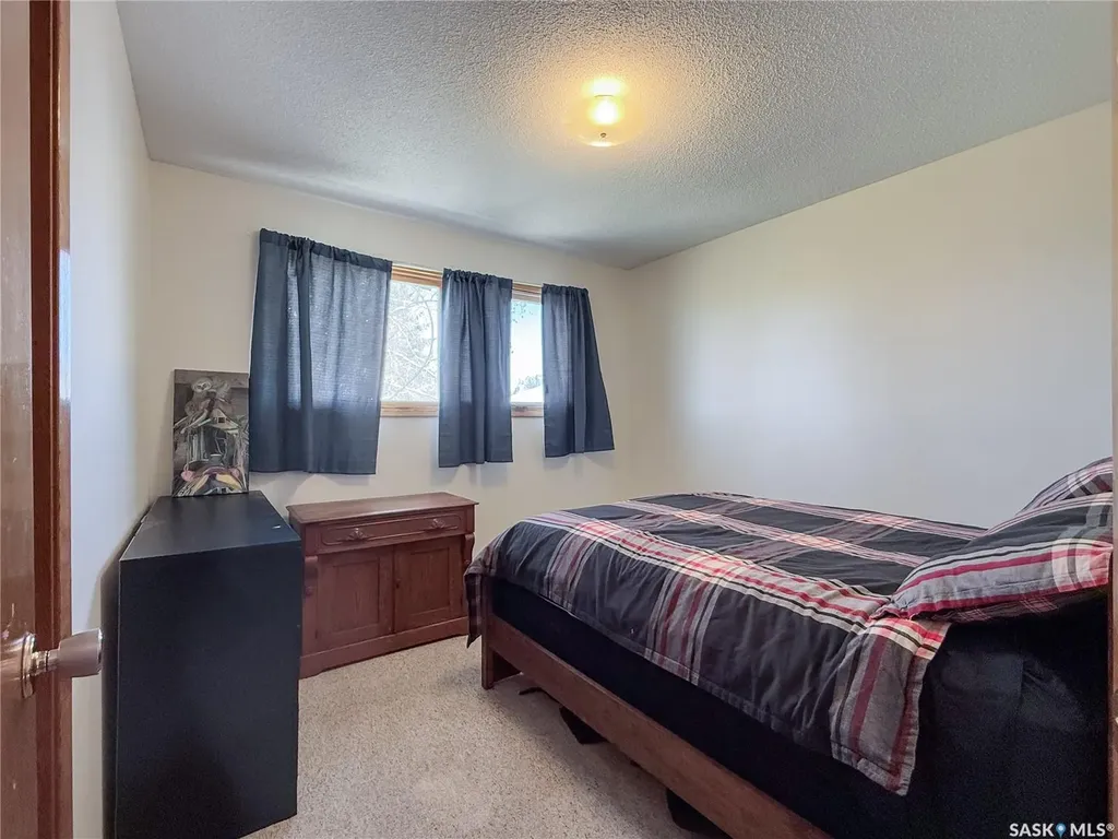 208 1st Street E Climax SK S0N 0N0