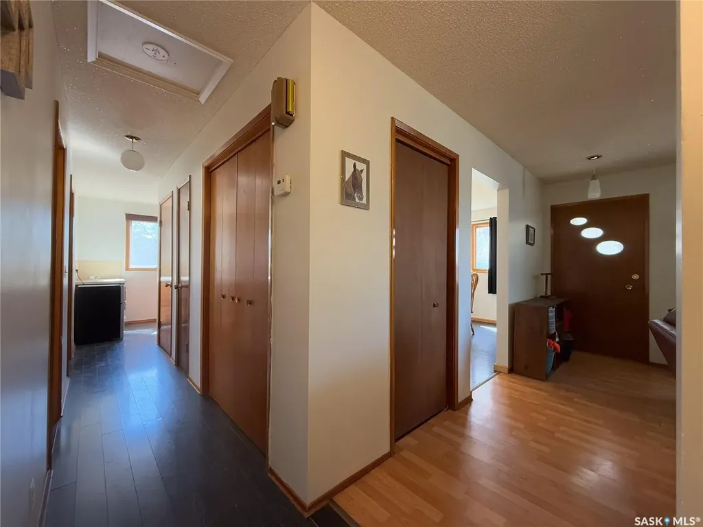 208 1st Street E Climax SK S0N 0N0