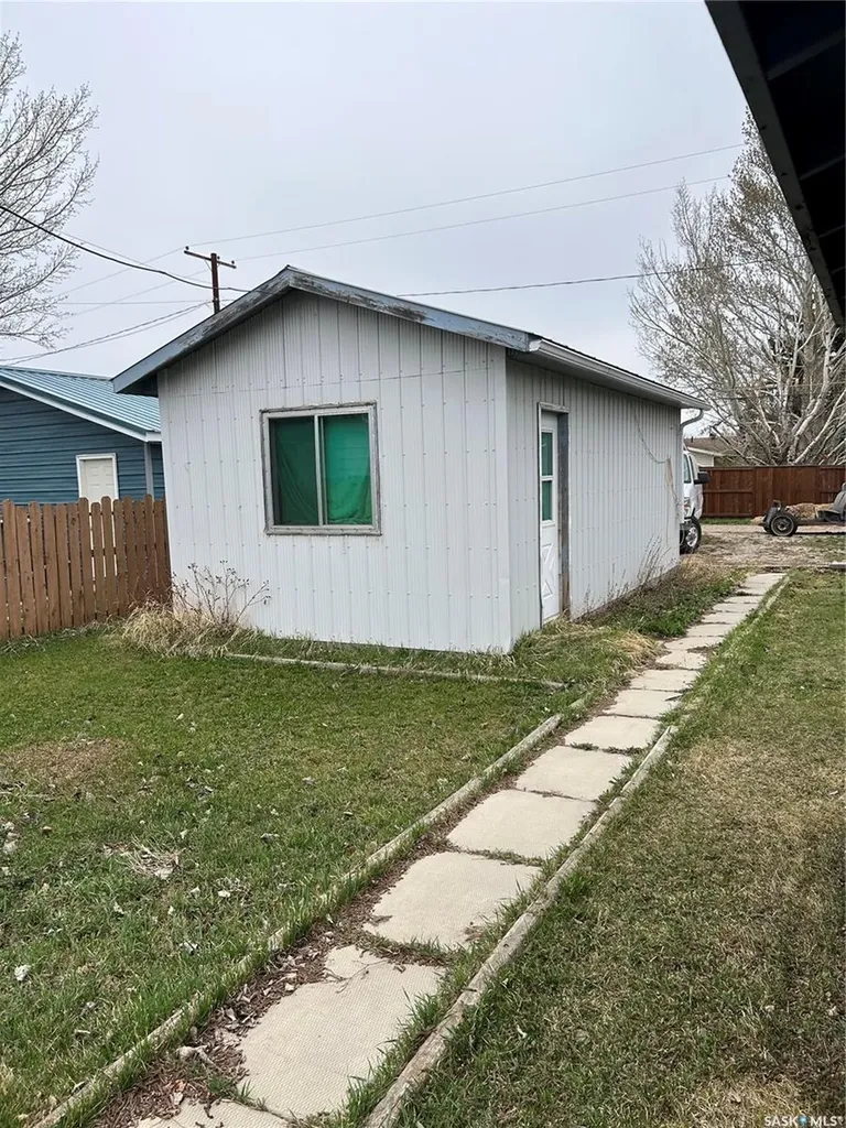 316 4th Avenue W Watrous SK S0K 4T0