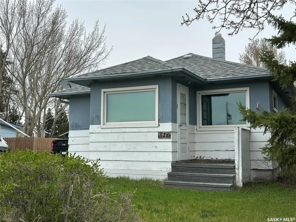 316 4th Avenue W Watrous SK S0K 4T0