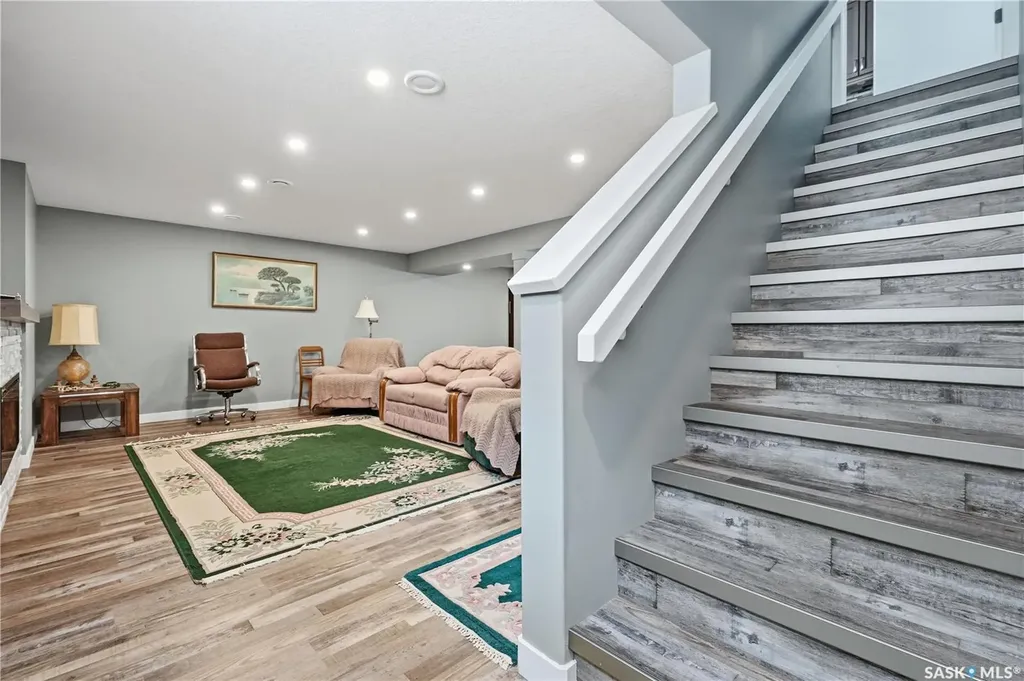 4009 Alton Crescent Regina SK S4W 0H6