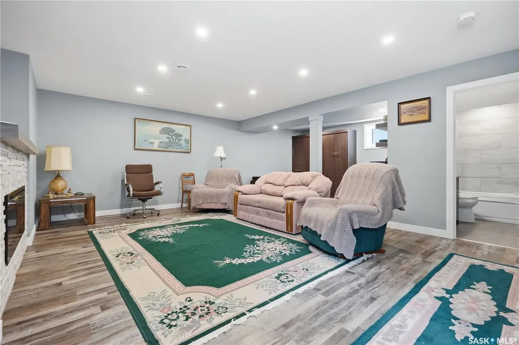4009 Alton Crescent Regina SK S4W 0H6