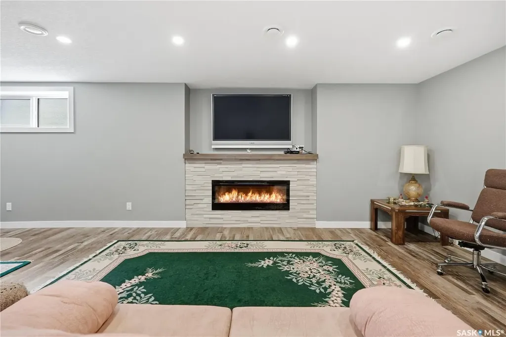 4009 Alton Crescent Regina SK S4W 0H6