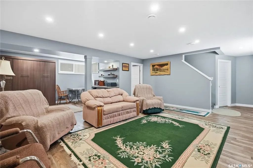 4009 Alton Crescent Regina SK S4W 0H6