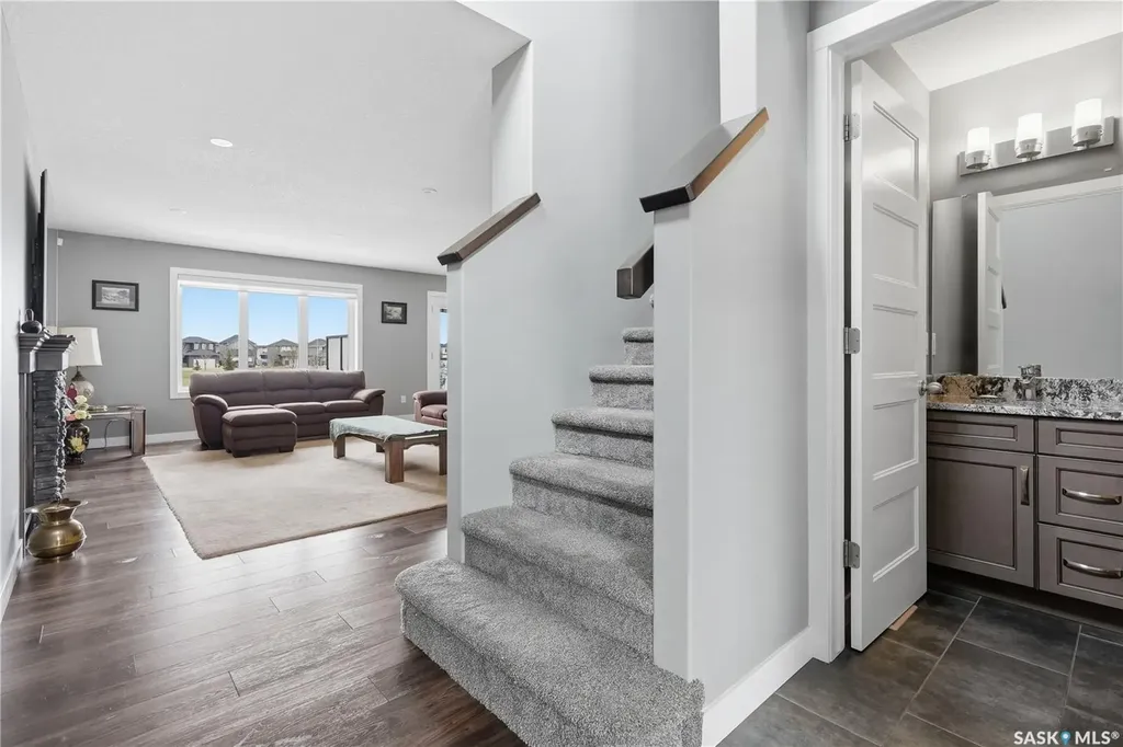 4009 Alton Crescent Regina SK S4W 0H6