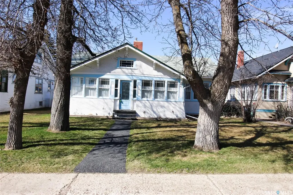 671 2nd Street E Shaunavon SK S0N 2M0