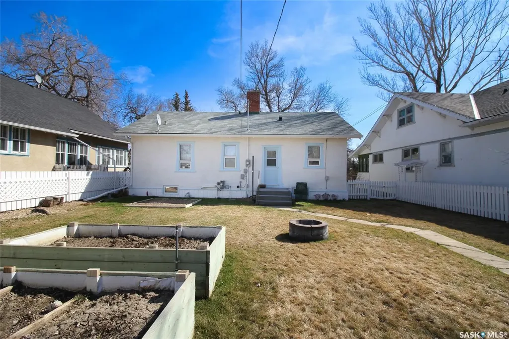 671 2nd Street E Shaunavon SK S0N 2M0
