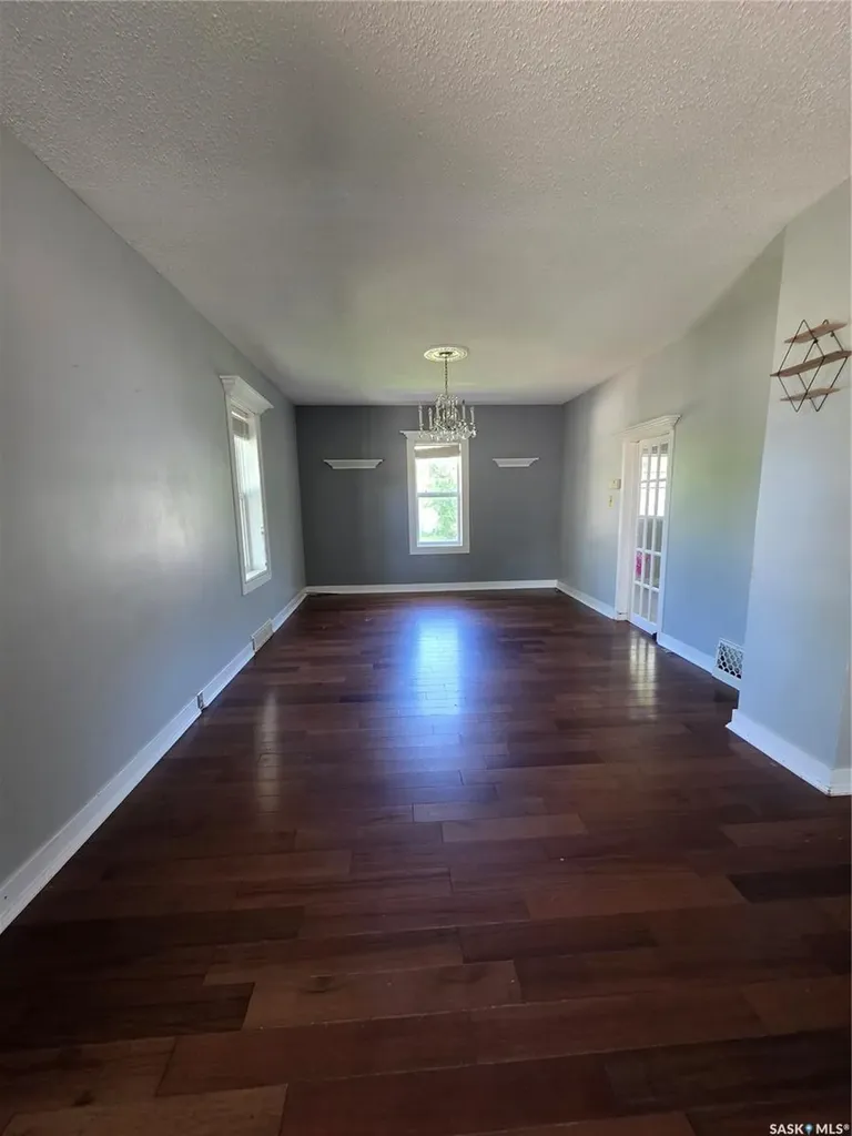 905 2nd Street Estevan SK S4A 0L3