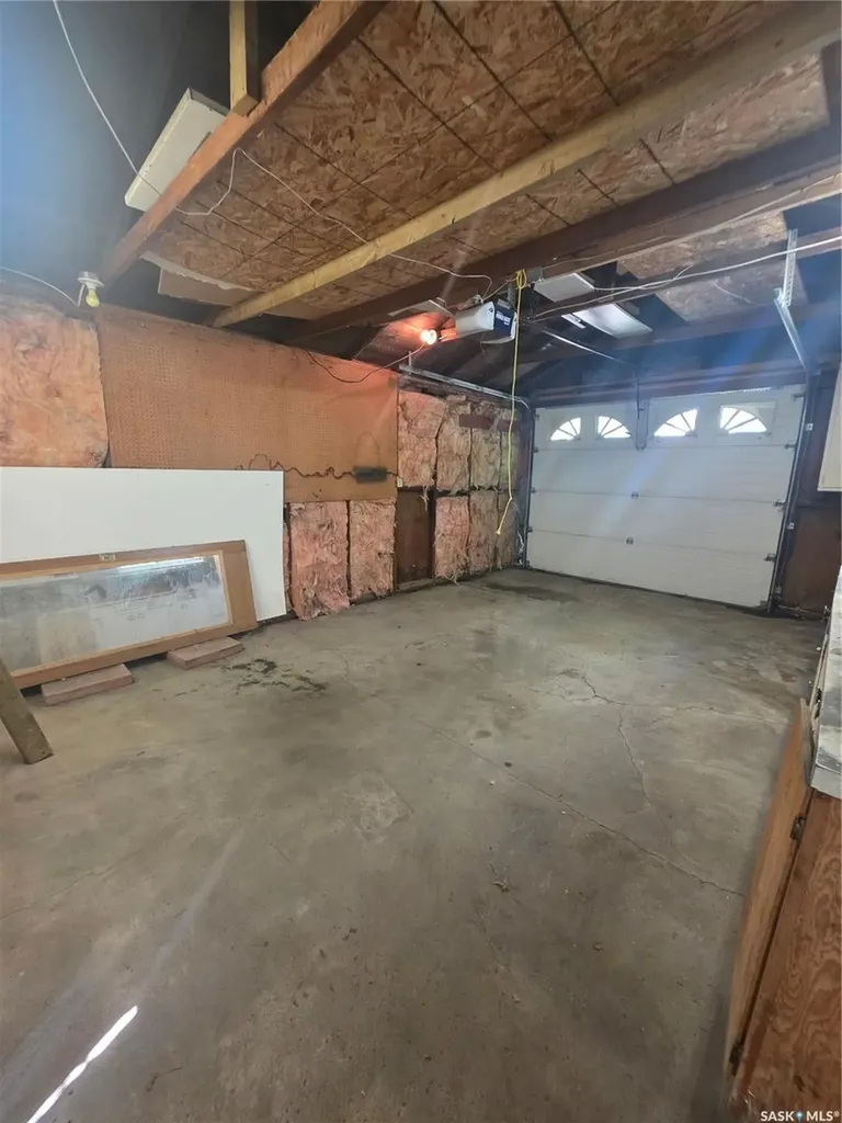 905 2nd Street Estevan SK S4A 0L3