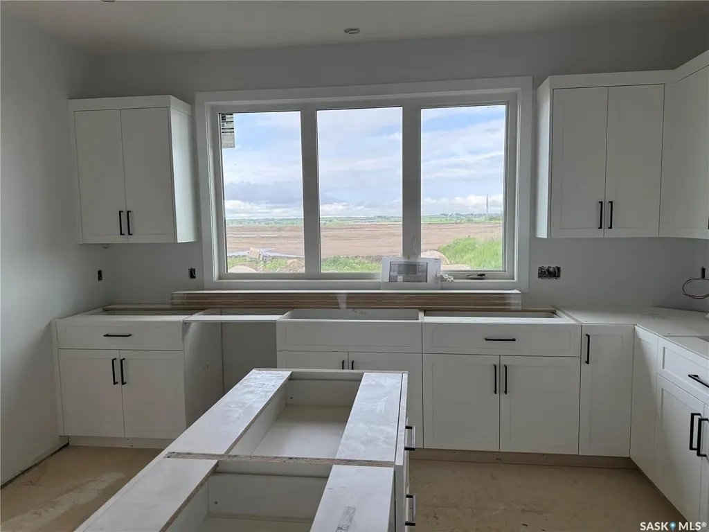 492 Woolf Bend Saskatoon SK S7W 1E4