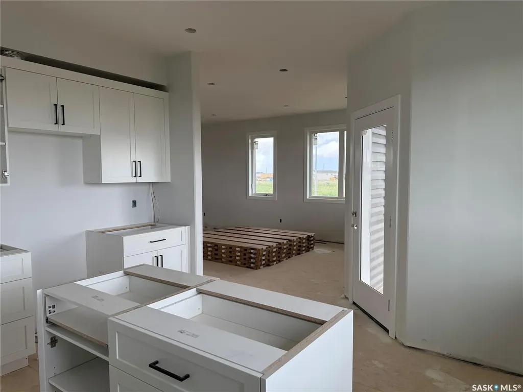 492 Woolf Bend Saskatoon SK S7W 1E4