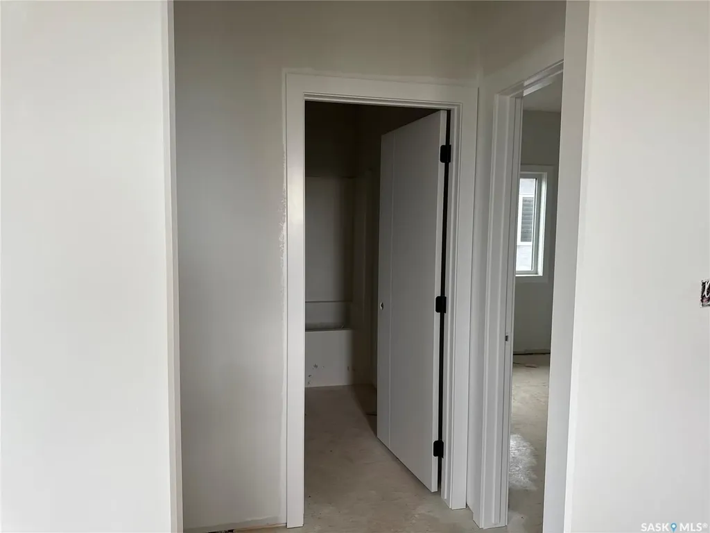 492 Woolf Bend Saskatoon SK S7W 1E4