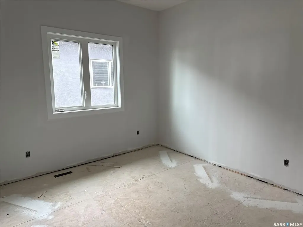 492 Woolf Bend Saskatoon SK S7W 1E4