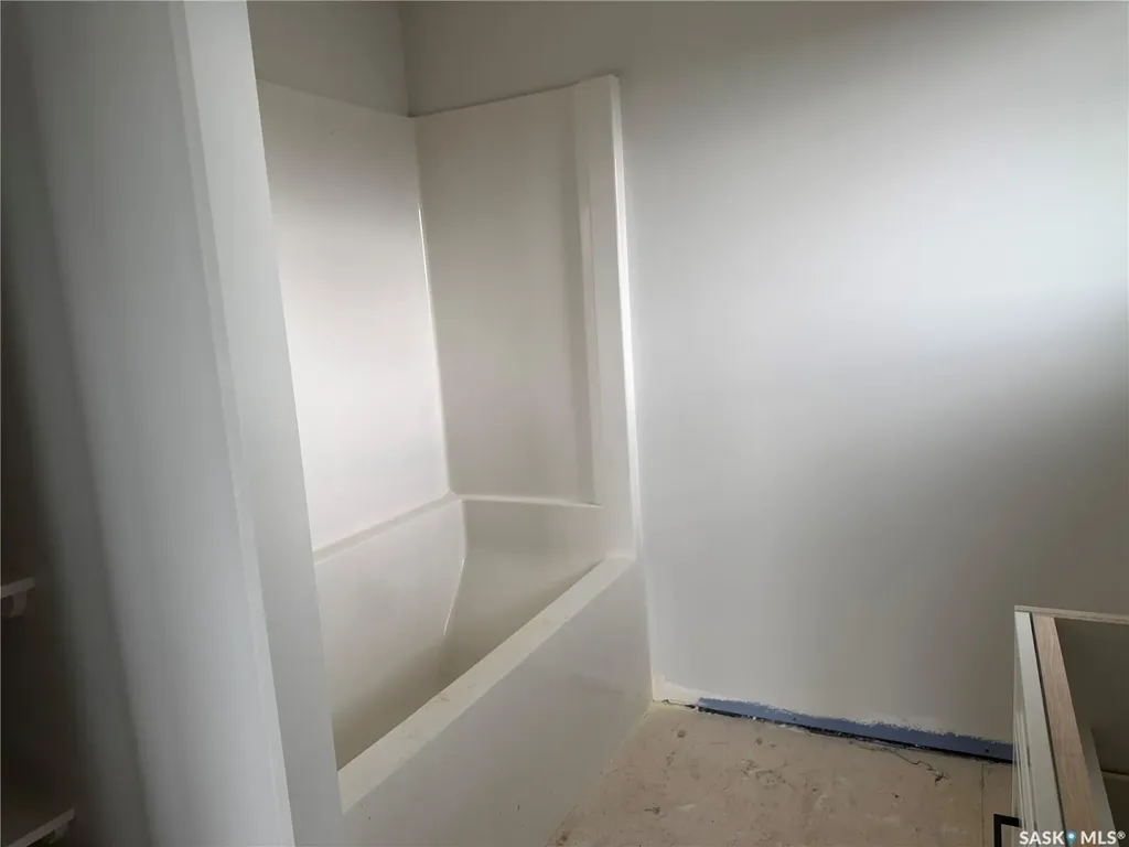 492 Woolf Bend Saskatoon SK S7W 1E4