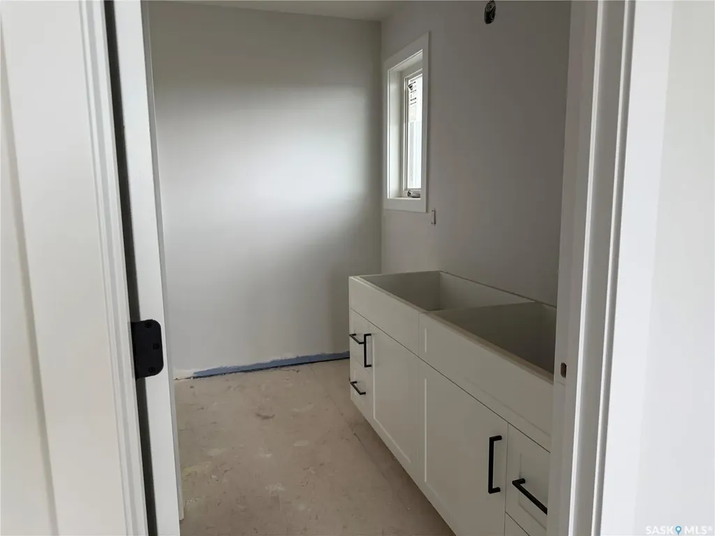 492 Woolf Bend Saskatoon SK S7W 1E4