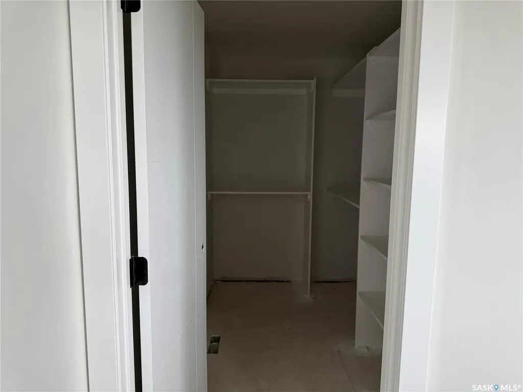 492 Woolf Bend Saskatoon SK S7W 1E4