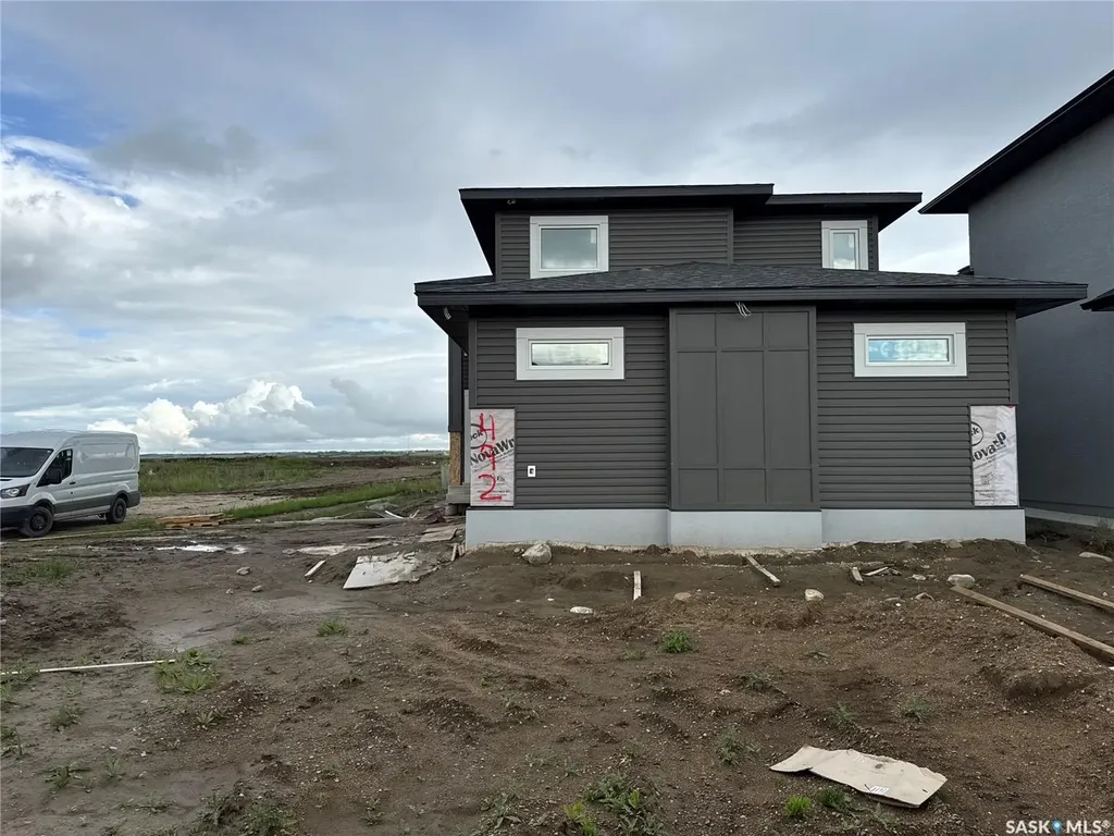 492 Woolf Bend Saskatoon SK S7W 1E4