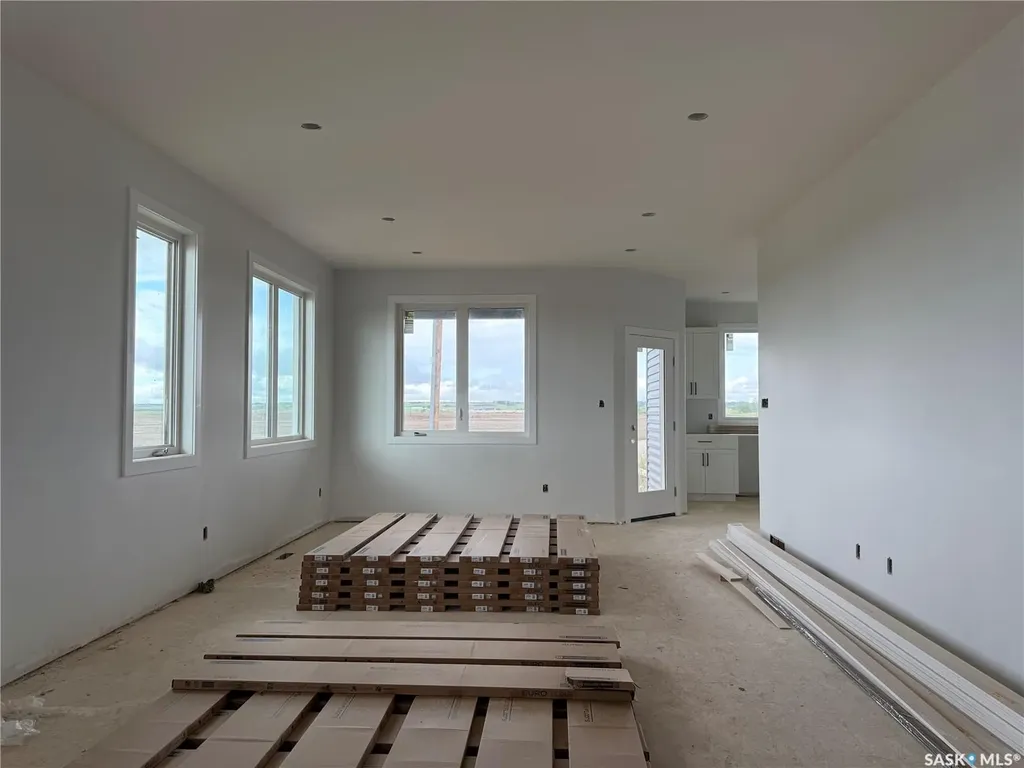 492 Woolf Bend Saskatoon SK S7W 1E4