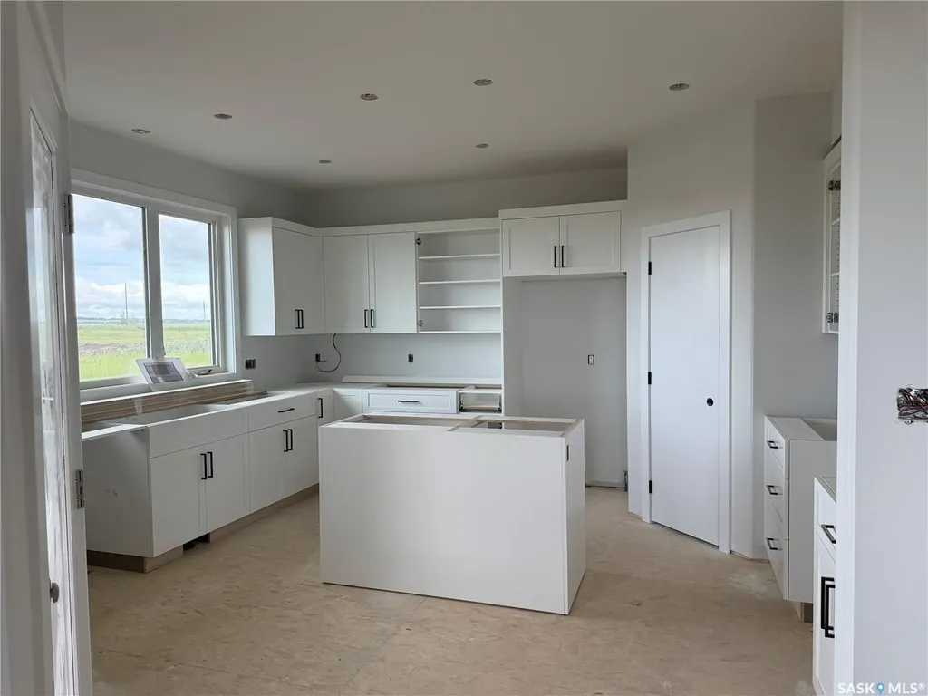 492 Woolf Bend Saskatoon SK S7W 1E4