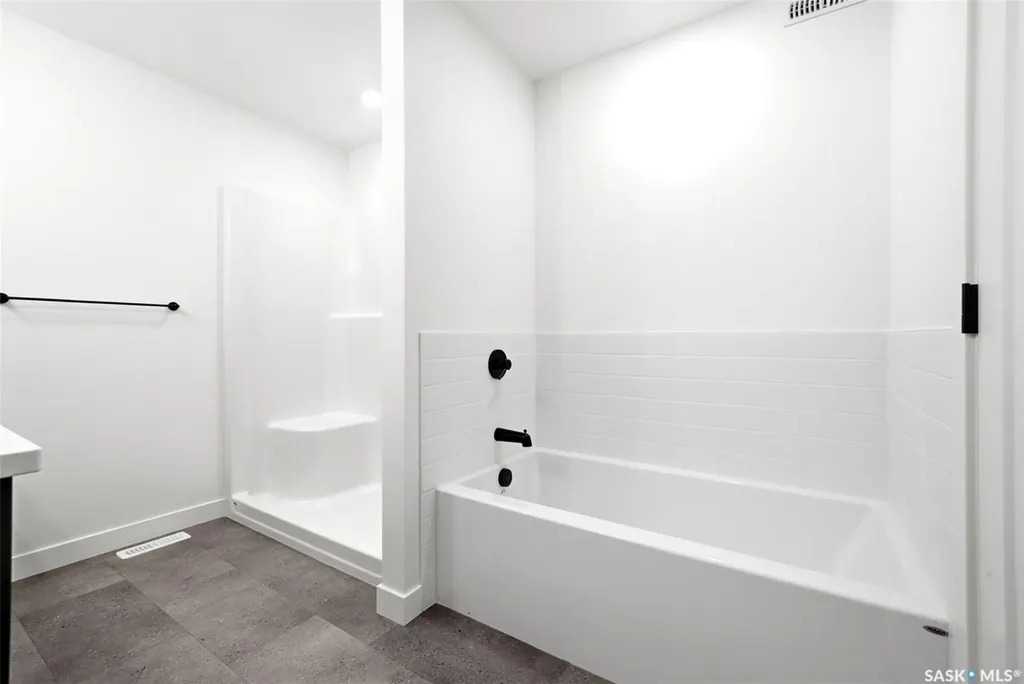 3023 Regina Avenue Regina SK S4S 0G3