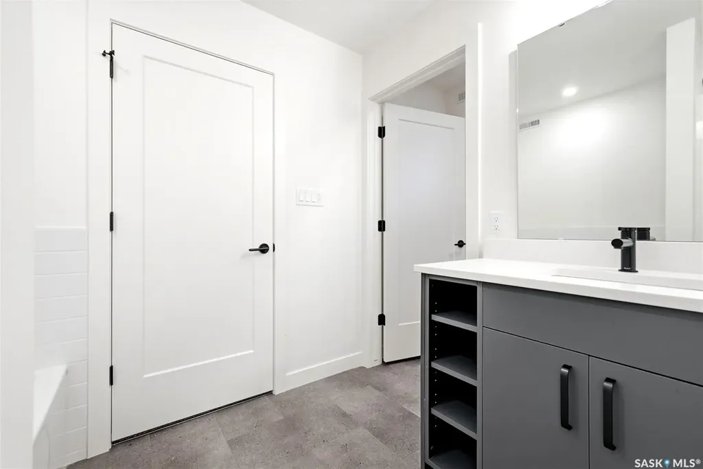 3023 Regina Avenue Regina SK S4S 0G3