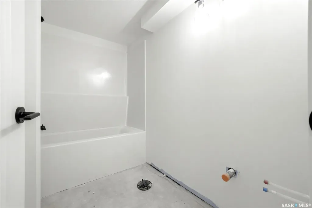 3023 Regina Avenue Regina SK S4S 0G3