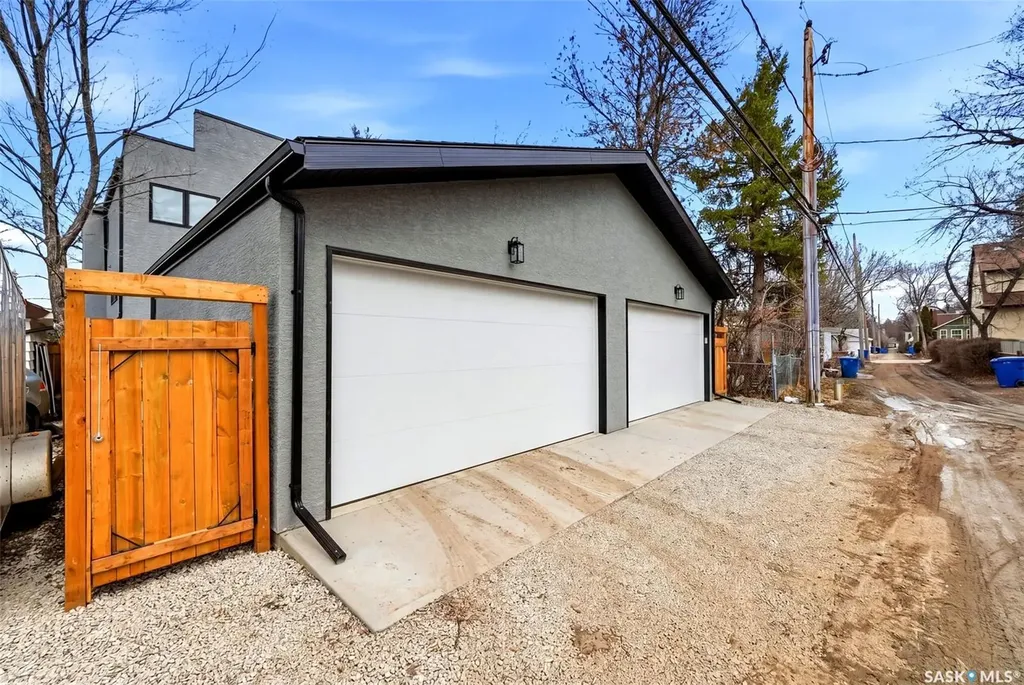 3023 Regina Avenue Regina SK S4S 0G3