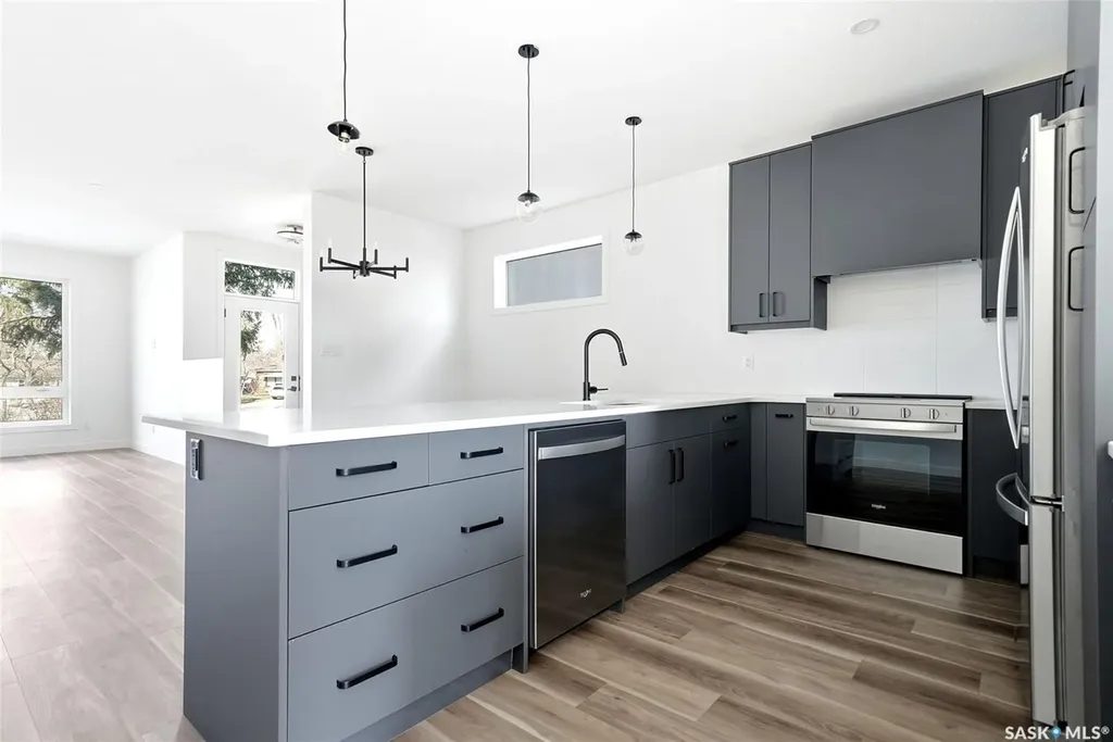 3917 Qu'appelle Drive Regina SK S4S 0E1