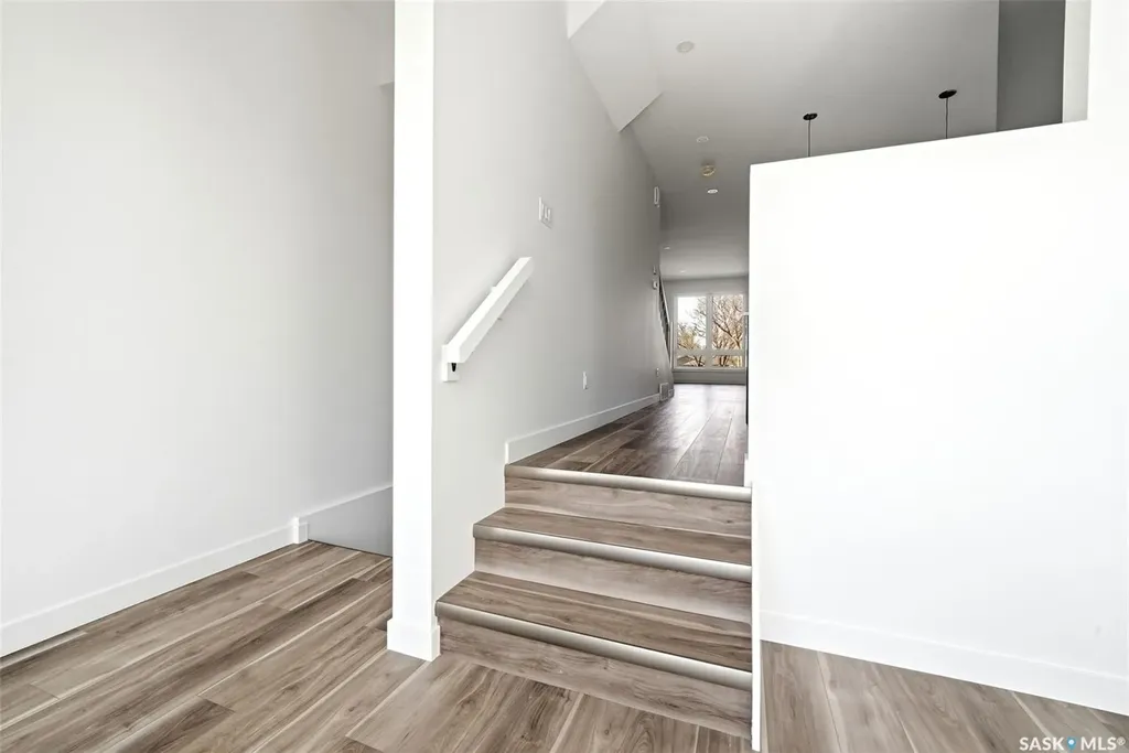 3917 Qu'appelle Drive Regina SK S4S 0E1