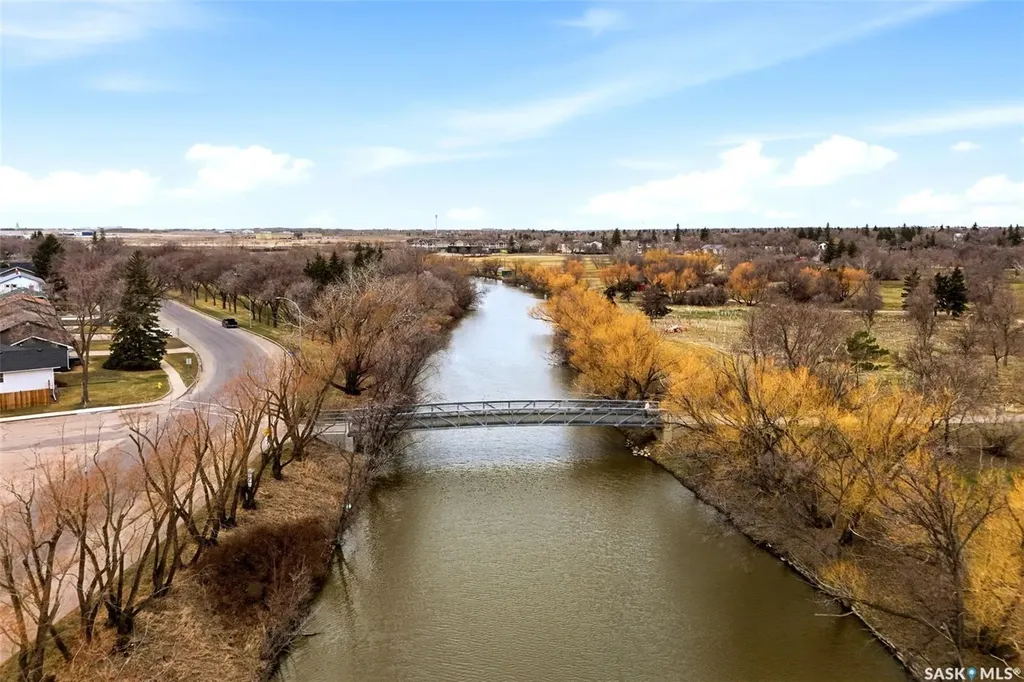 3917 Qu'appelle Drive Regina SK S4S 0E1