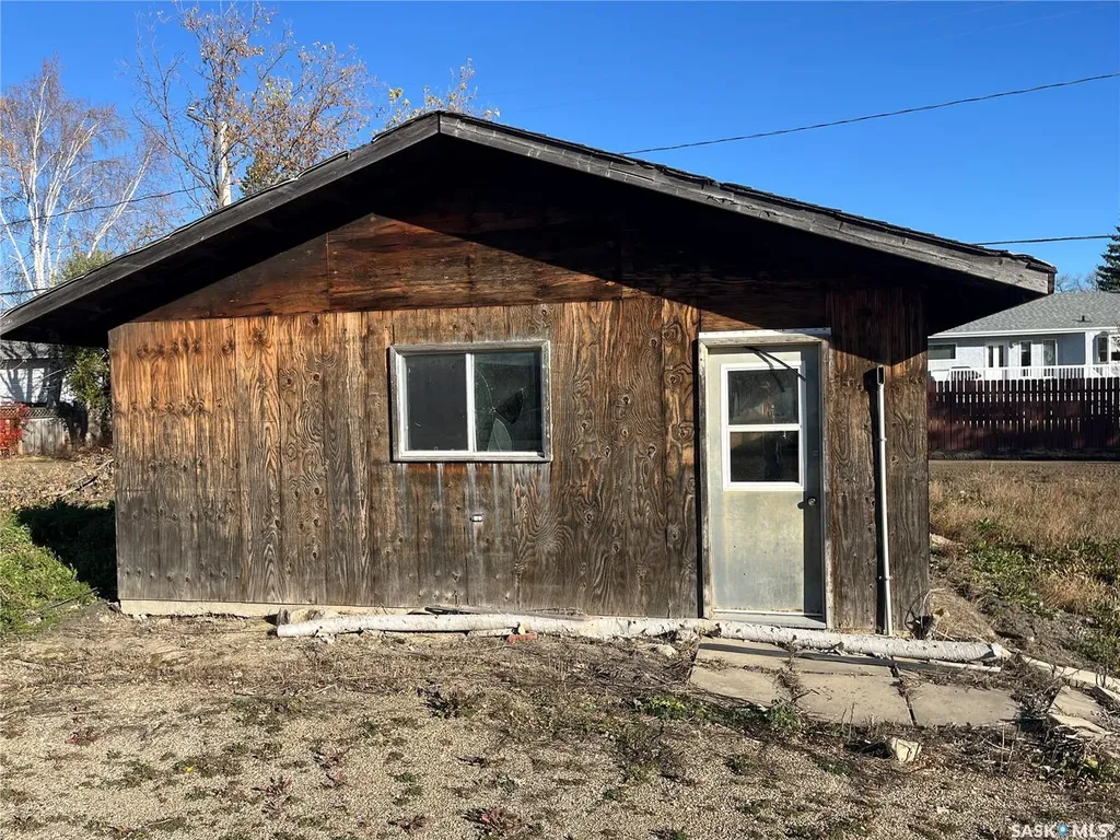 122 & 126 1st Street NE Wadena SK S0A 4J0