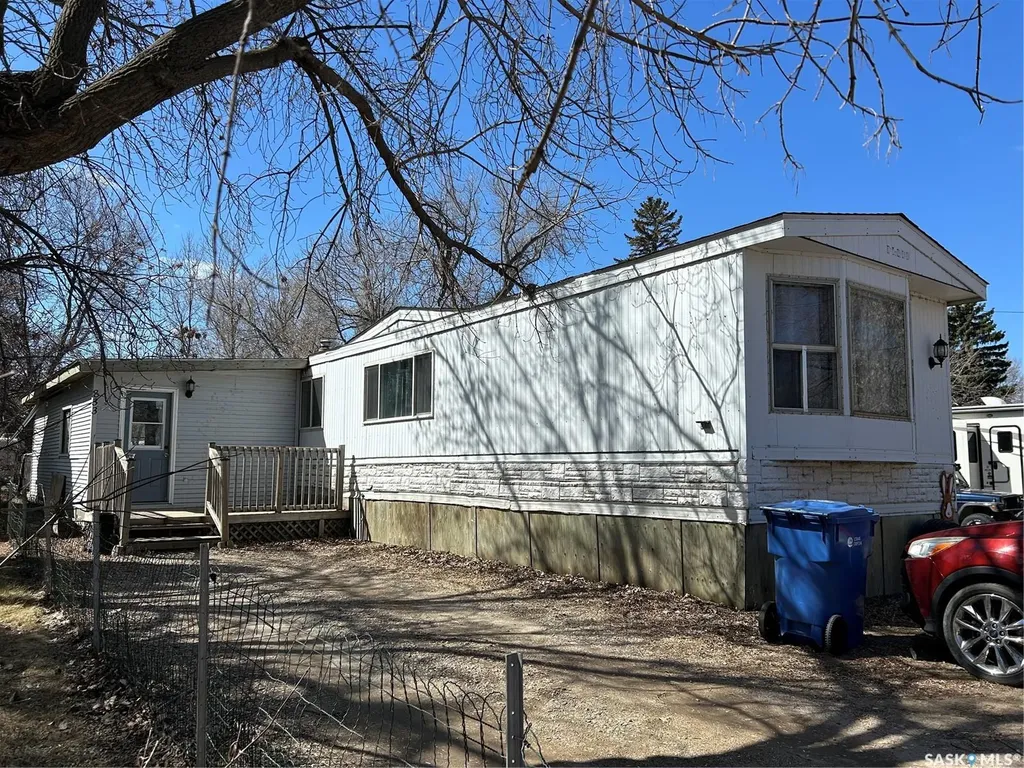 833 Beryl Avenue Oxbow SK S0C 2B0