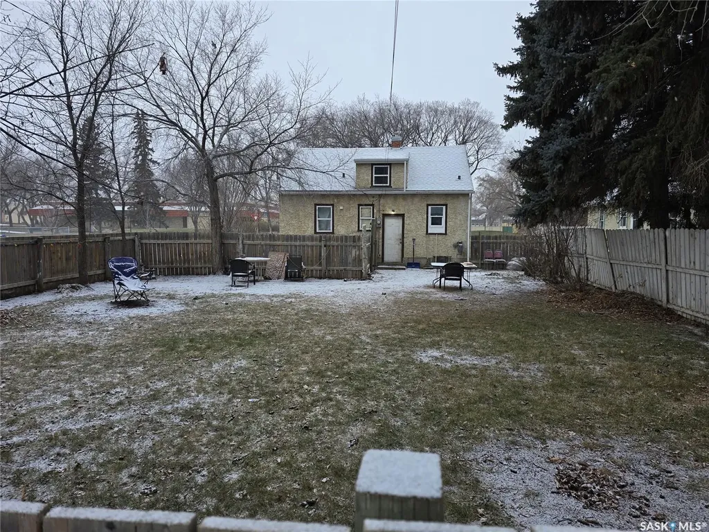 1402 102nd Street North Battleford SK S9A 1G7