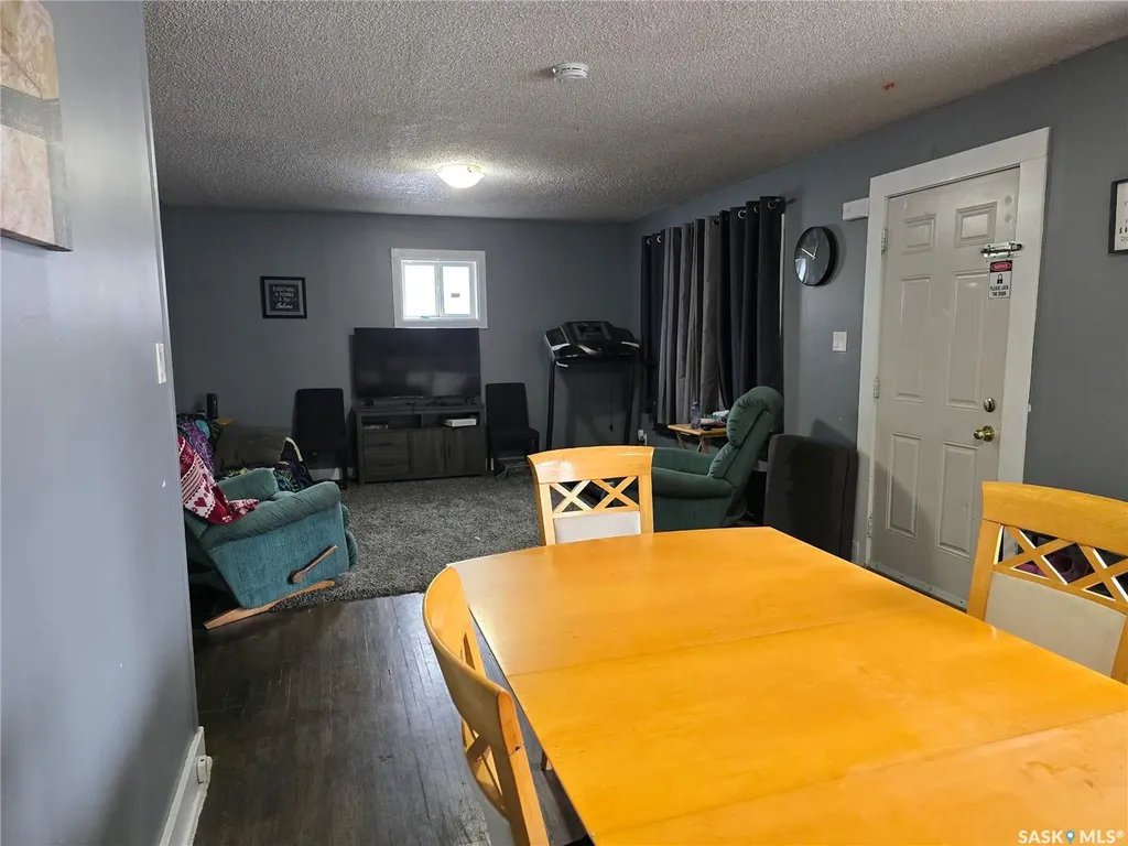 1402 102nd Street North Battleford SK S9A 1G7