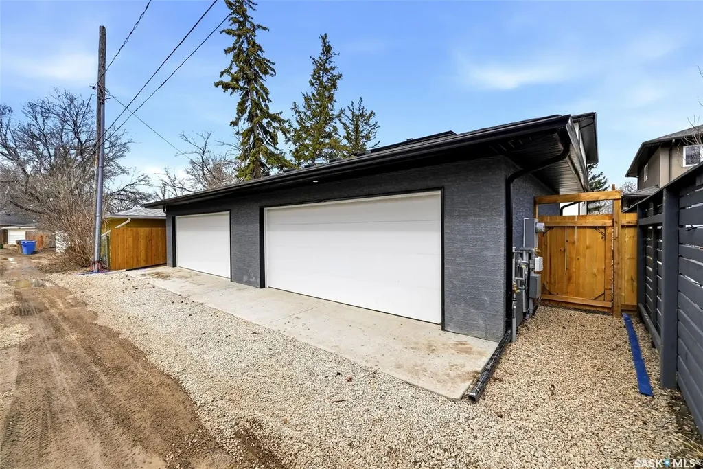 3919 Qu'appelle Drive Regina SK S4S 0E1
