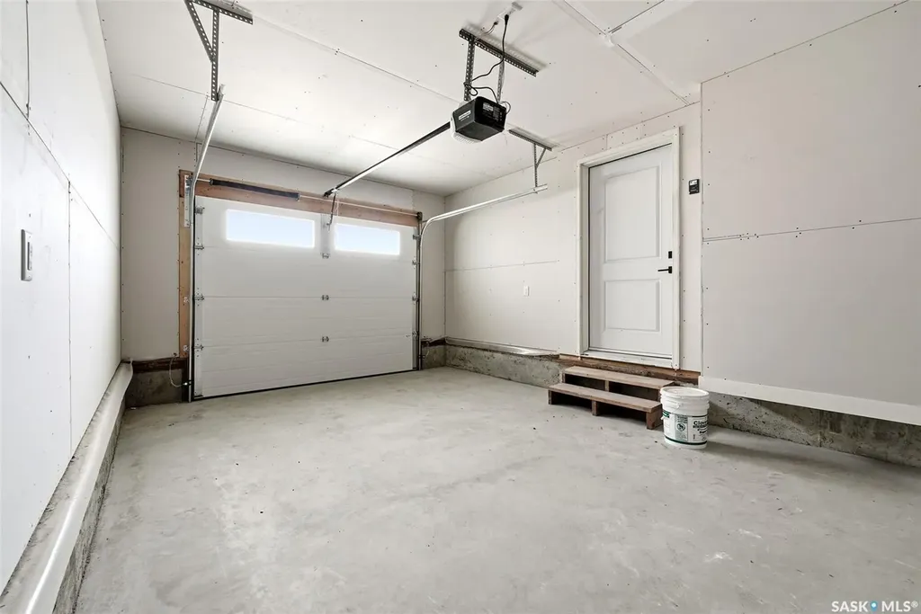 3919 Qu'appelle Drive Regina SK S4S 0E1