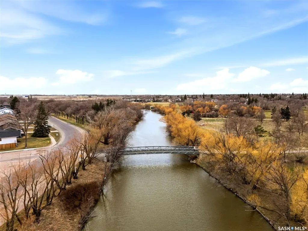 3919 Qu'appelle Drive Regina SK S4S 0E1