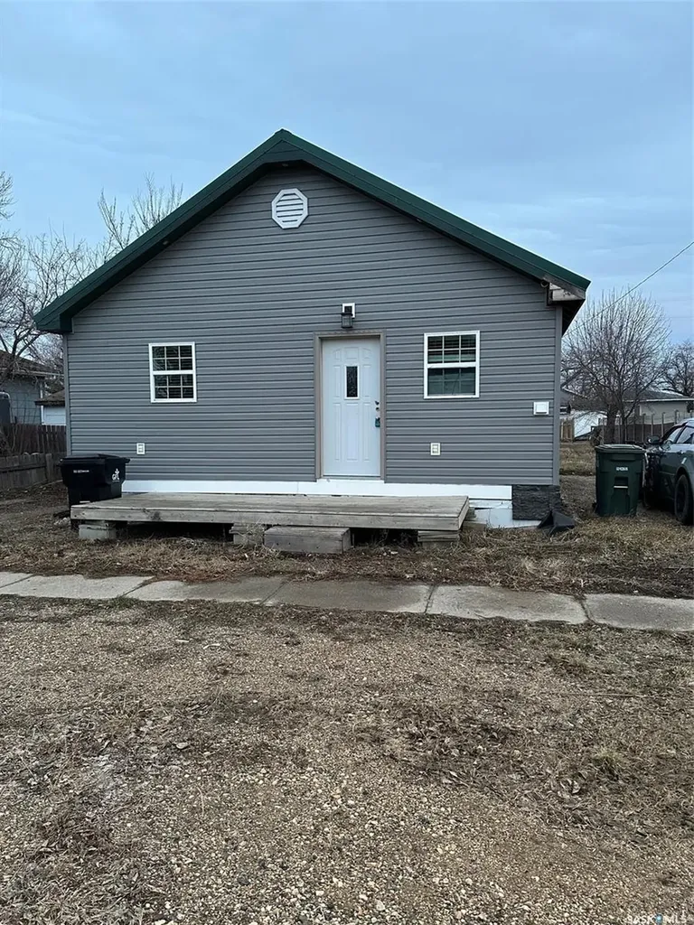 321 Walsh Street Bienfait SK S0C 0M0