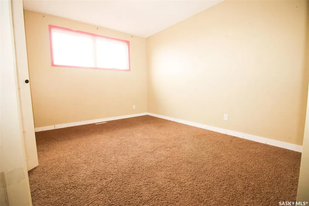 504 3rd Avenue E Frontier SK S0N 0W0