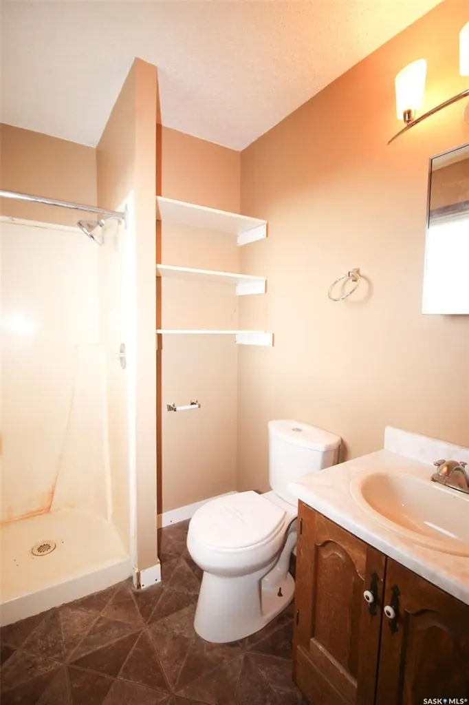 504 3rd Avenue E Frontier SK S0N 0W0