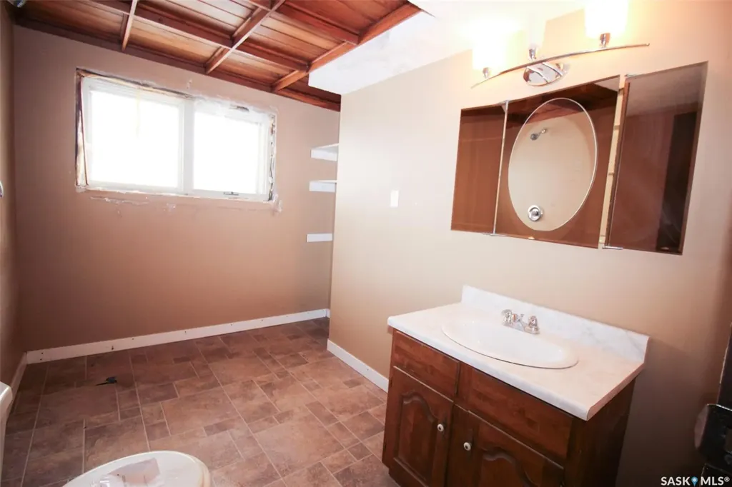 504 3rd Avenue E Frontier SK S0N 0W0