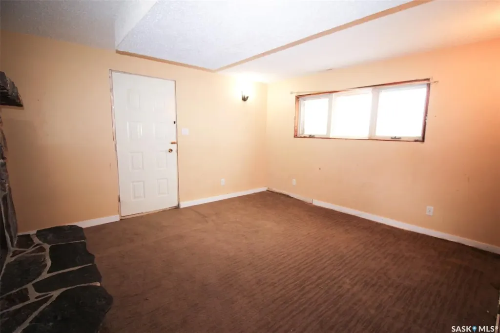 504 3rd Avenue E Frontier SK S0N 0W0
