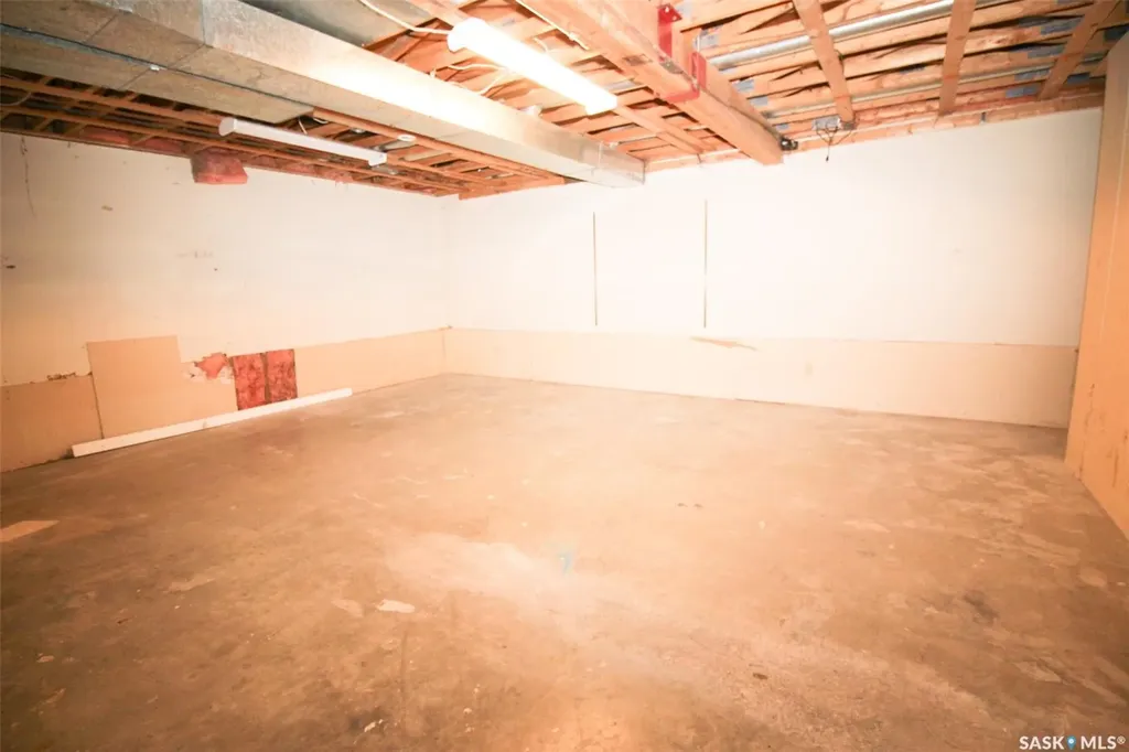 504 3rd Avenue E Frontier SK S0N 0W0