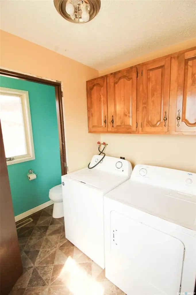 504 3rd Avenue E Frontier SK S0N 0W0